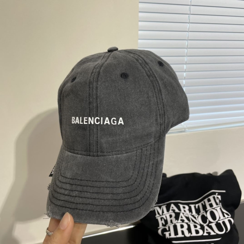 BALENCIAGA